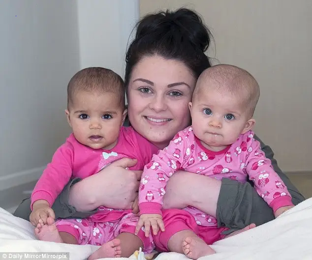 Meet The ‘One-In-A-Millon’ Twin Girls Who Were Born With Different Coloured Skin