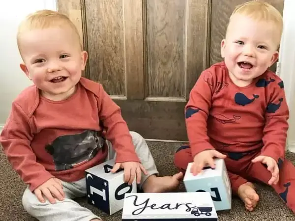 Moм Shocked As Twins Are Two Days Apart ‘It’s So Weird’