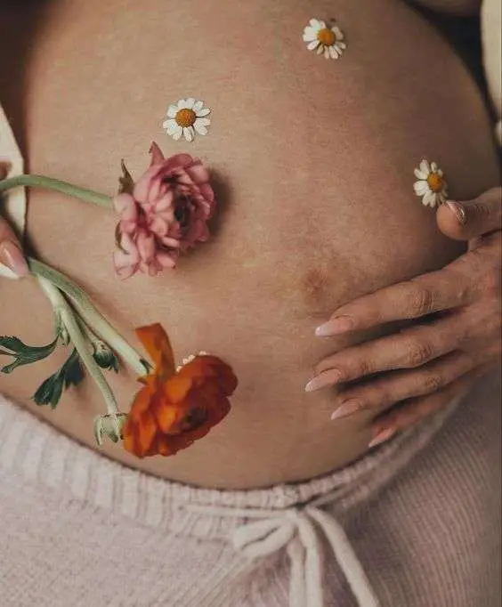 Radiant Anticipation: Expectant Mothers Radiate Beauty and Joy in Captivating Photos as They Await the Birth of Their Children