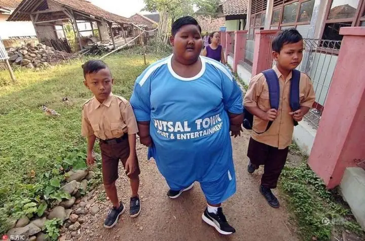 The Story of the World’s Fattest Boy: Four Years of Journey from Iron Maiden Fame to Modern Life (Video)