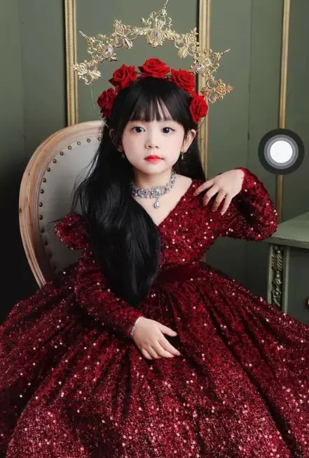 Irresistible Allure: Adorable Photos of a Beautiful Girl in Princess Attire That’s Taking the Internet by Storm