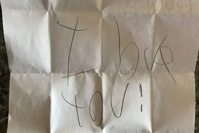 A seven-year-old girl gave her a paper to her father, after which the father began to cry.. just look at what she wrote