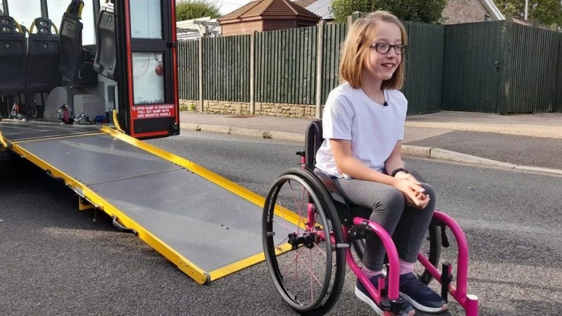 A girl in a wheelchair wanted to go on a mountain trip with her class.