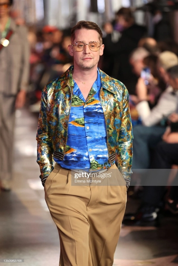 He is presently a model for Gucci. Macaulay Culkin, 42, has gained weight and impressed admirers with his new look.