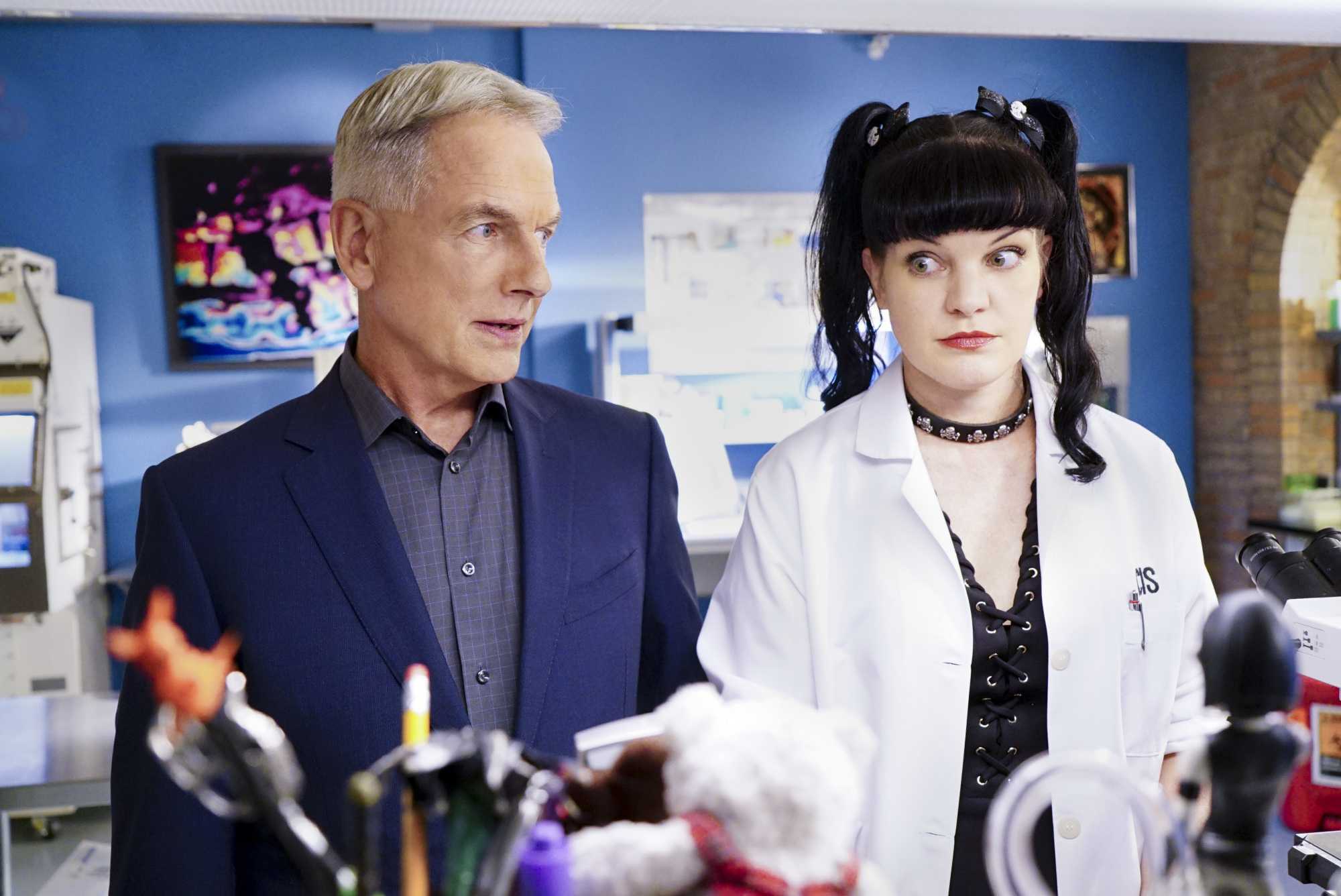 Mark Harmon and Pauley Perrette on an episode of "NCIS" in Los Angeles on August 12, 2016 | Source: Getty Images