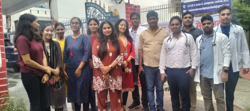 लखनऊ में नि:शुल्क चिकित्सा सेवा एवं दवा वितरण शिविर का आयोजन, 50 से अधिक लोगों ने लिया चिकित्सीय परामर्श